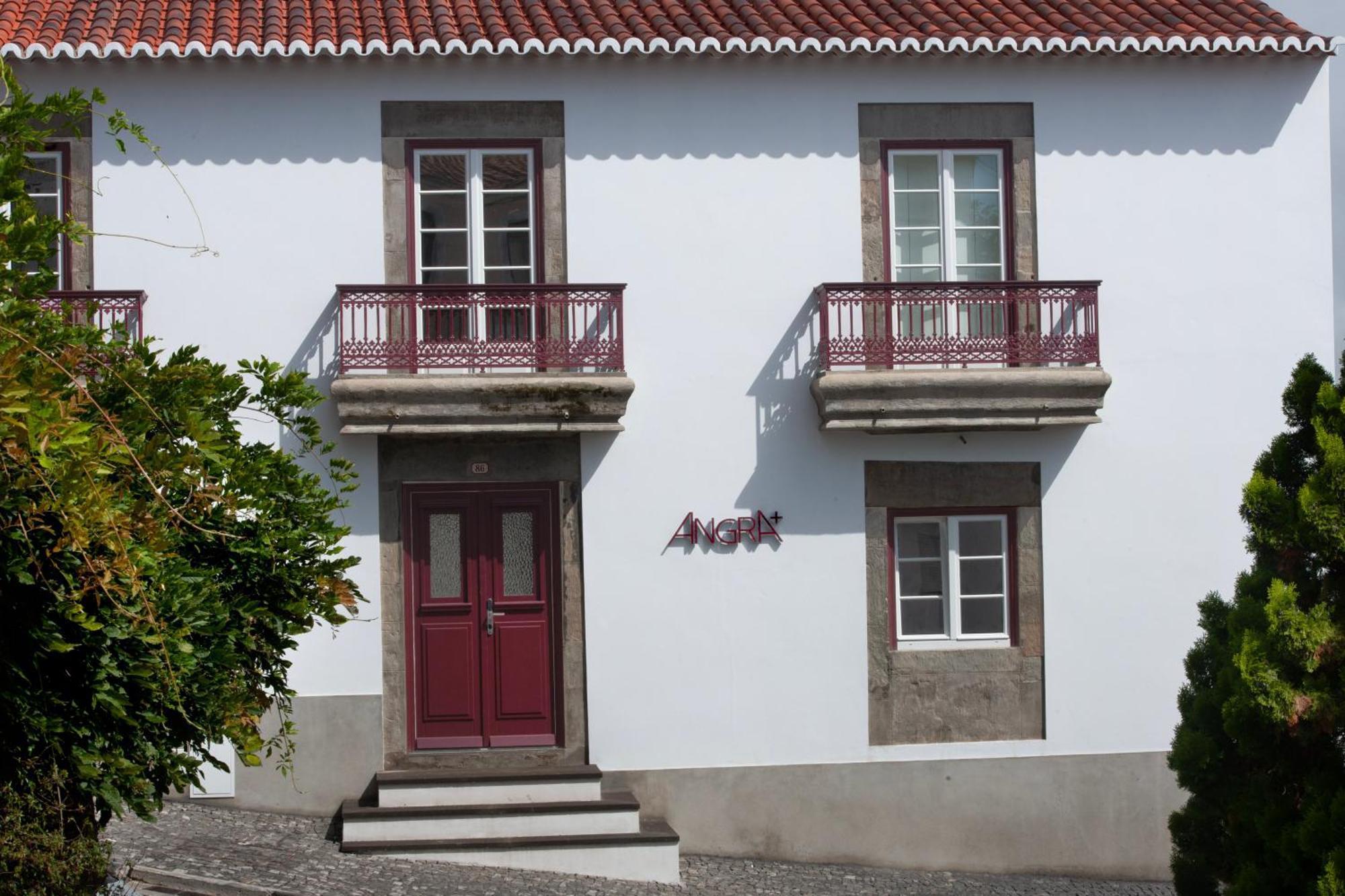 Angra + Leilighet Angra do Heroísmo Eksteriør bilde